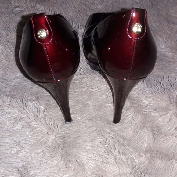Red leather Stuart Weitzman heels - Picture 4 of 4
